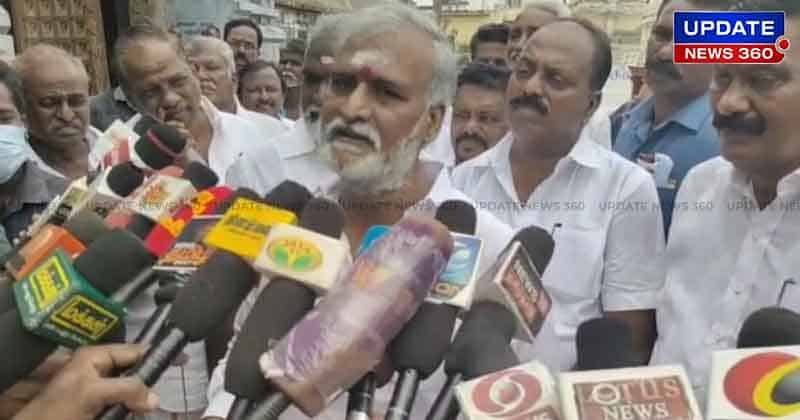 ஊழல் இல்லாத துறையை காட்டினால் ரூ.1 கோடி பரிசு... திமுக முன்னாள் அமைச்சரின் கணவரால் வெடித்த சர்ச்சை.. அதிர்ச்சியில் உறைந்த திமுக தலைமை!!