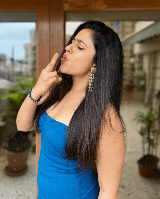 poonam bajwa - updatenews360