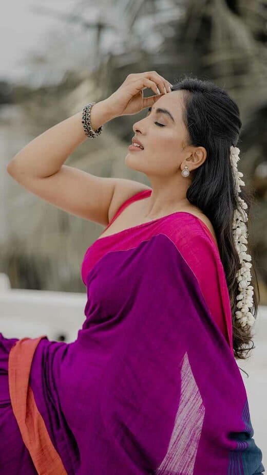 srushti dange Glamour Pics