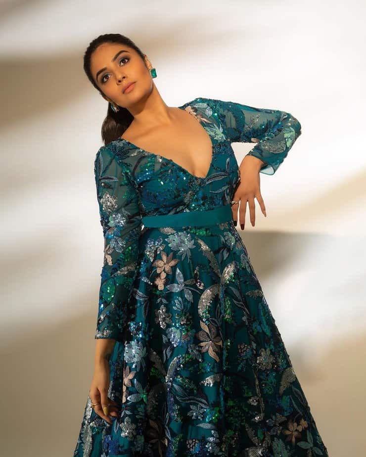 sreemukhi - updatenews360