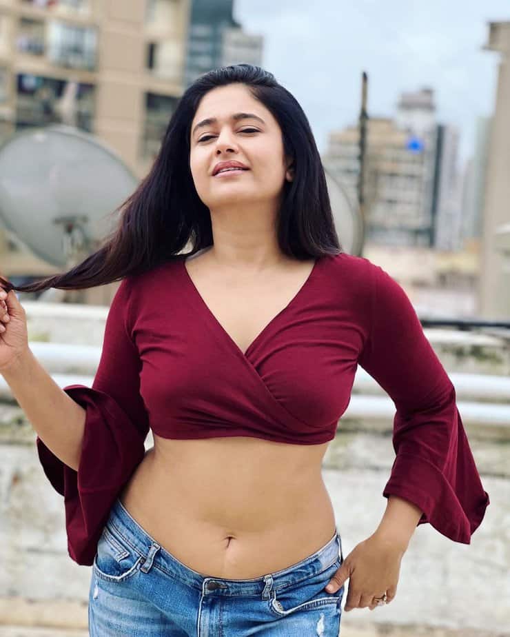 poonam bajwa -updatenews360.jpg 2