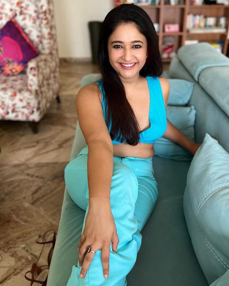 poonam bajwa - updatenews360.jpg w