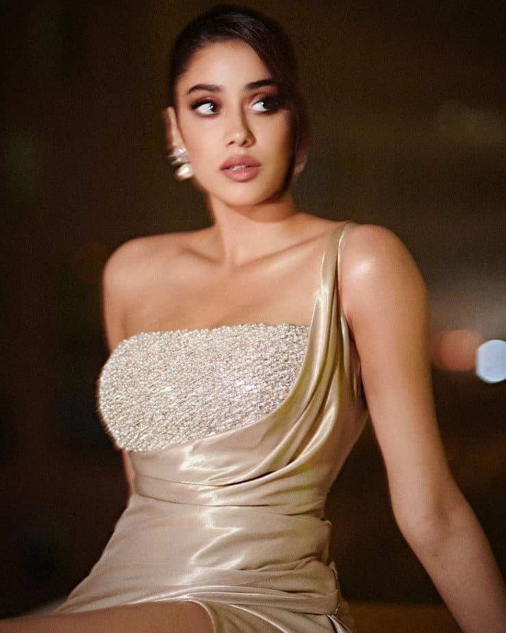 janhvi kapoor - updatenews360.jpg 2.jpg 3