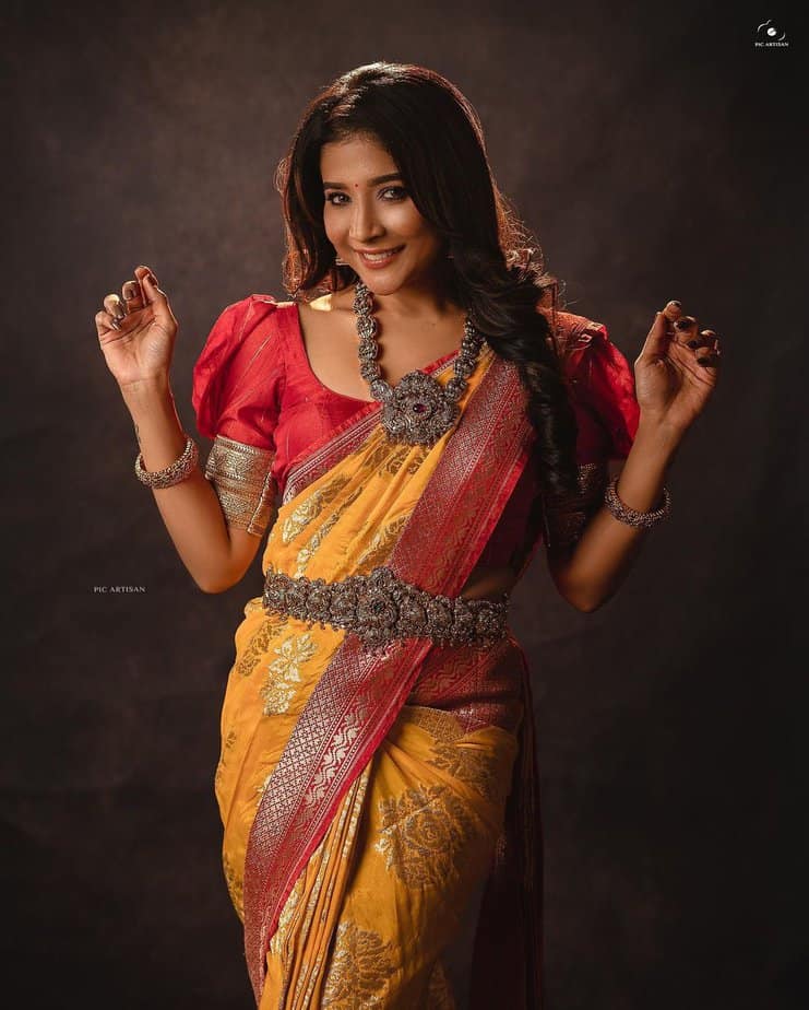 sakshi agarwal - updatenews360.jpg 25