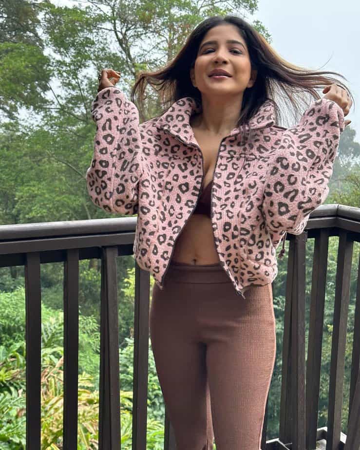 sakshi agarwal - updatenews360.jpg 2