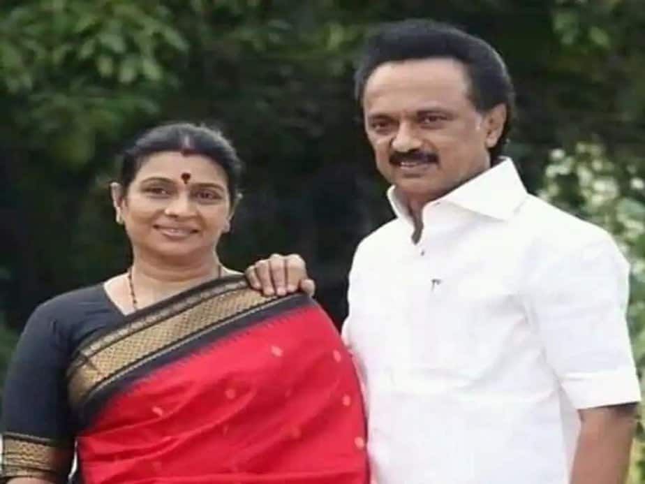 Durga-Stalin-with-her-husband-M.K.-Stalin - updatenews360