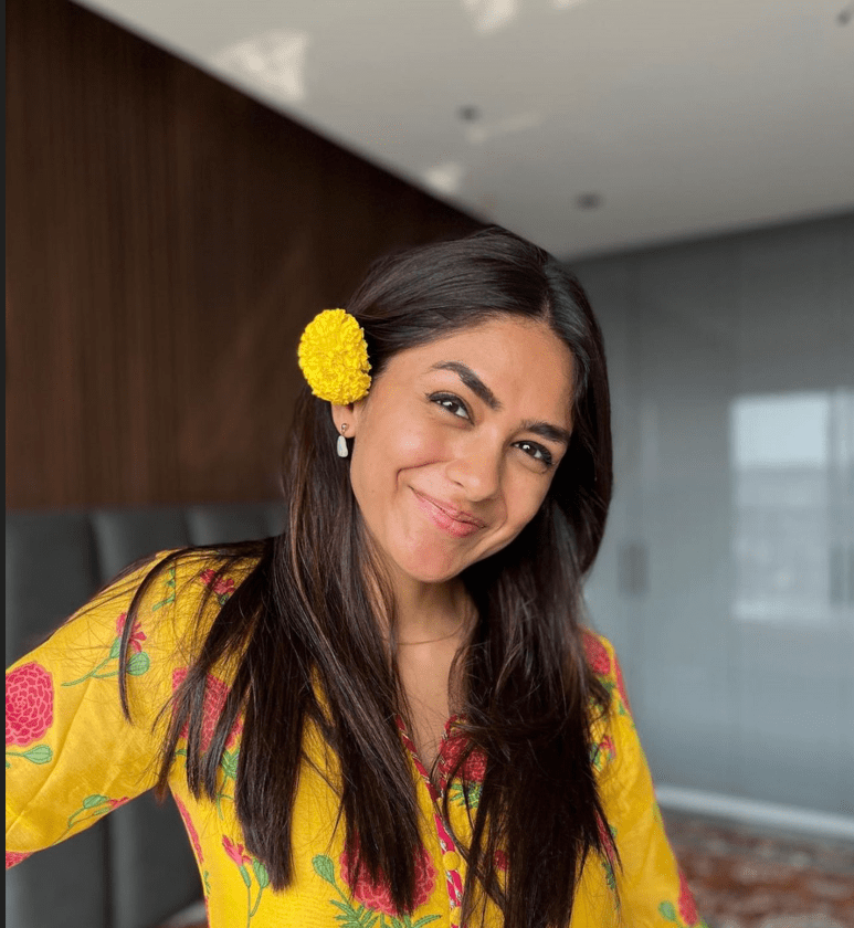 mrunal thakur - updatenews360