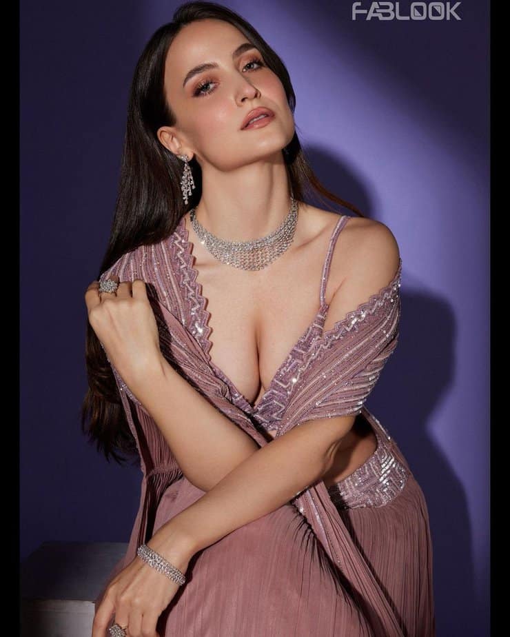 Elli Avrram - updatenews360