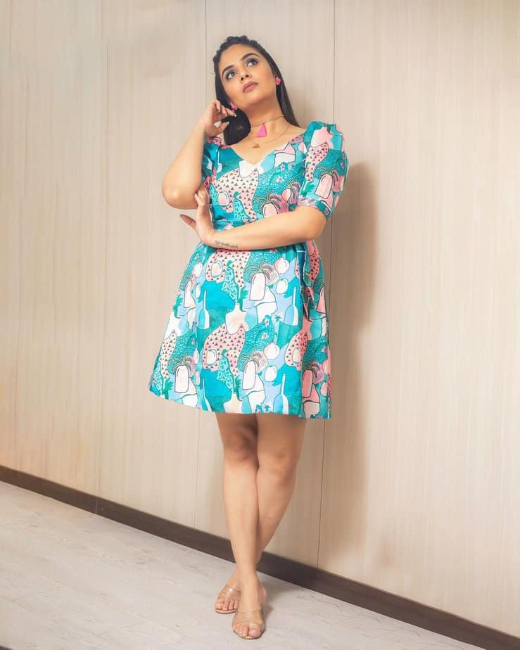 sreemukhi - updatenews360