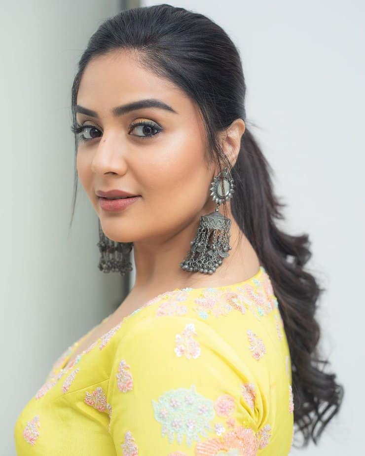 sreemukhi - updatenews360