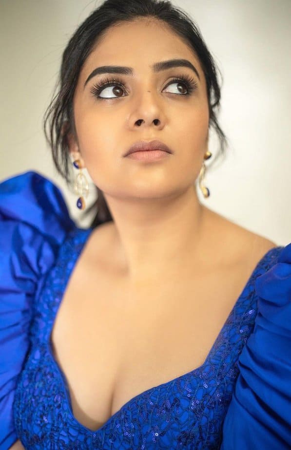 sreemukhi - updatenews360