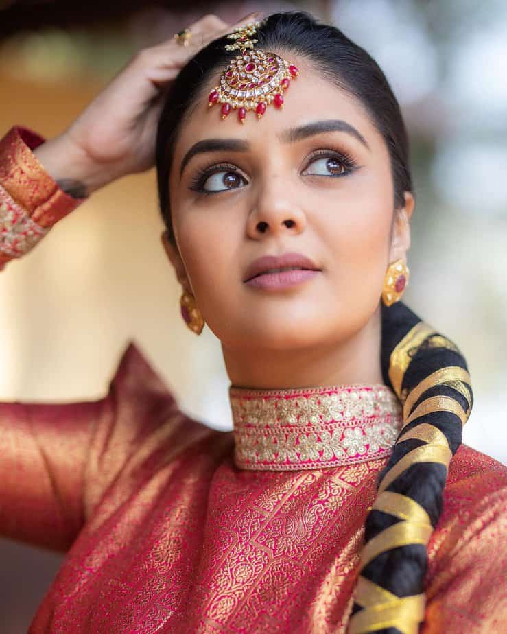 sreemukhi - updatenews360