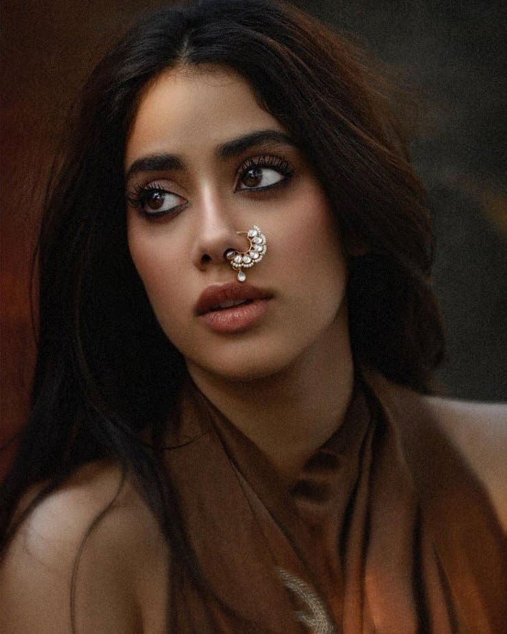 janhvi kapoor - updatenews360.png 3