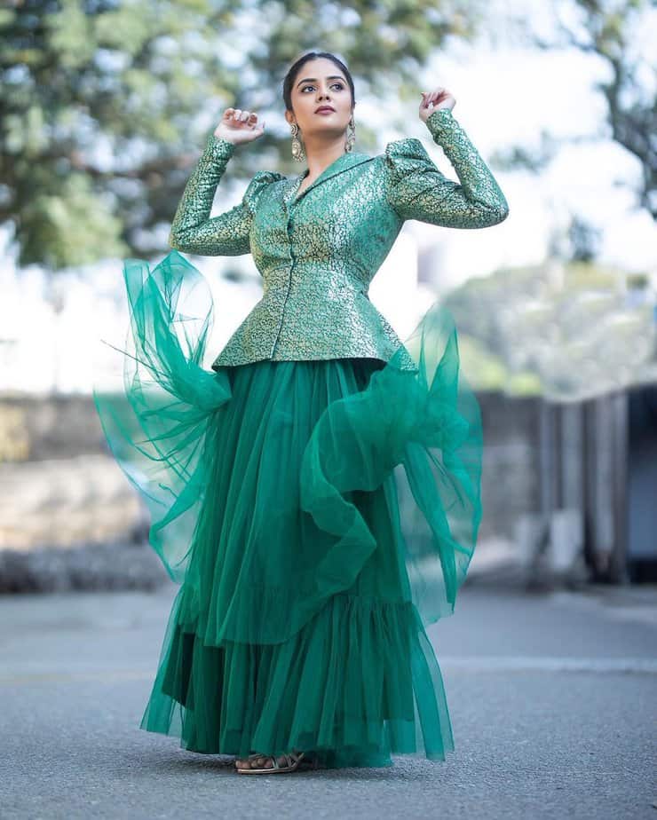 sreemukhi - updatenews360