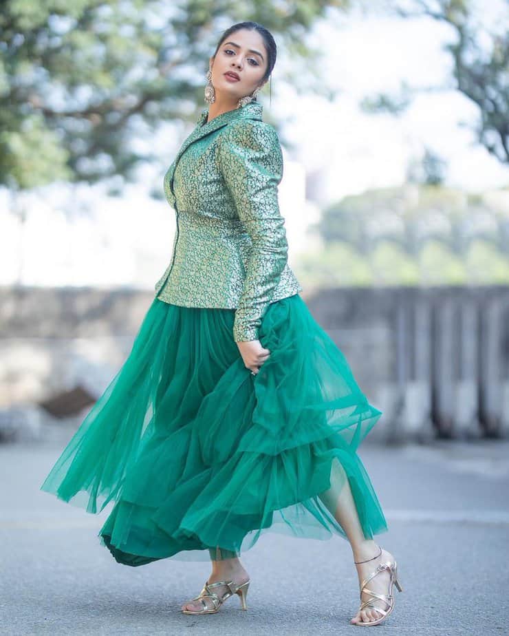 sreemukhi - updatenews360