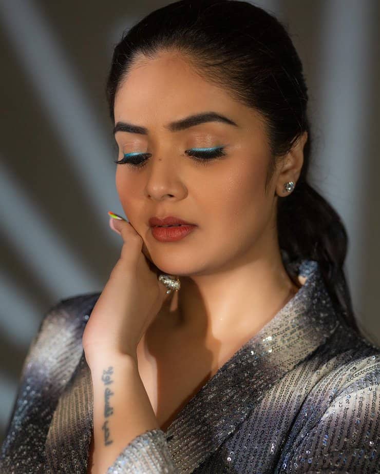 sreemukhi - updatenews360