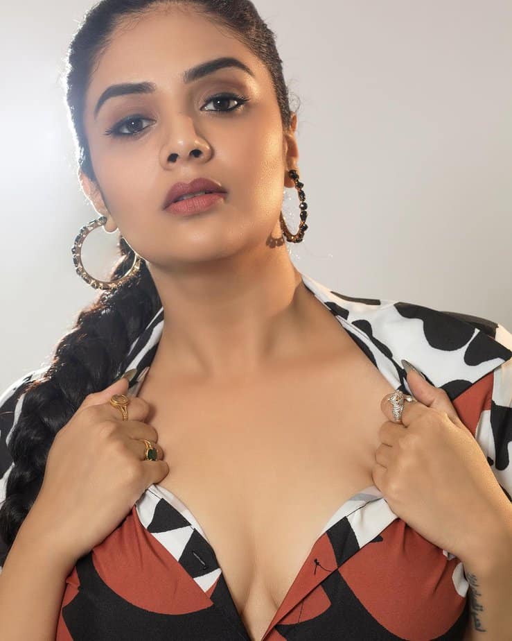 sreemukhi - updatenews360