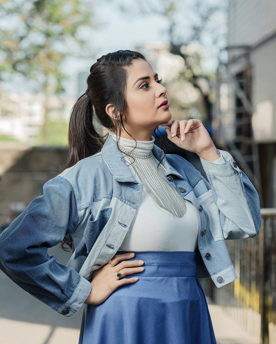 sreemukhi - updatenews360