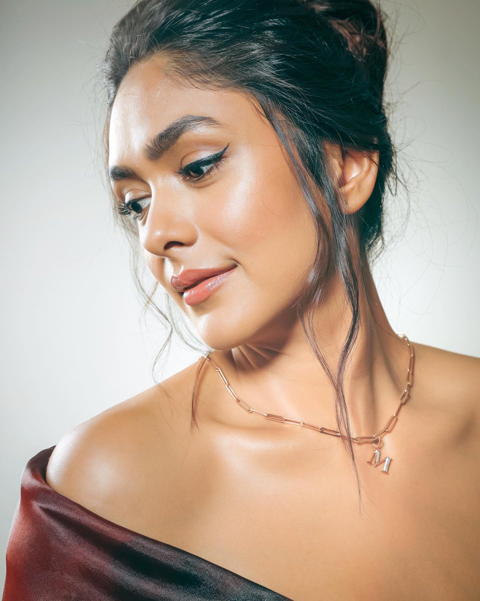 mrunal thakur - updatenews360