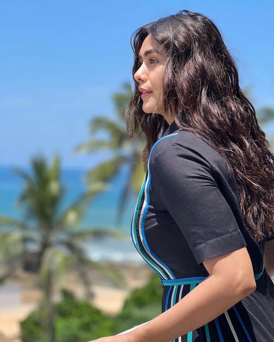 mrunal thakur - updatenews360