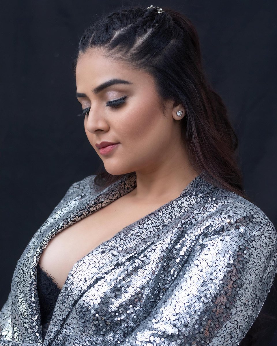 sreemukhi - updatenews360