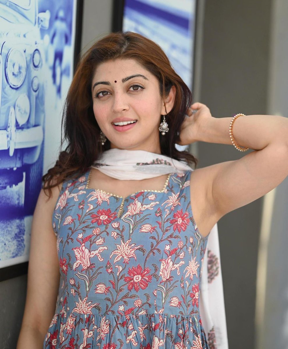 Pranitha Subhash-updatenews360