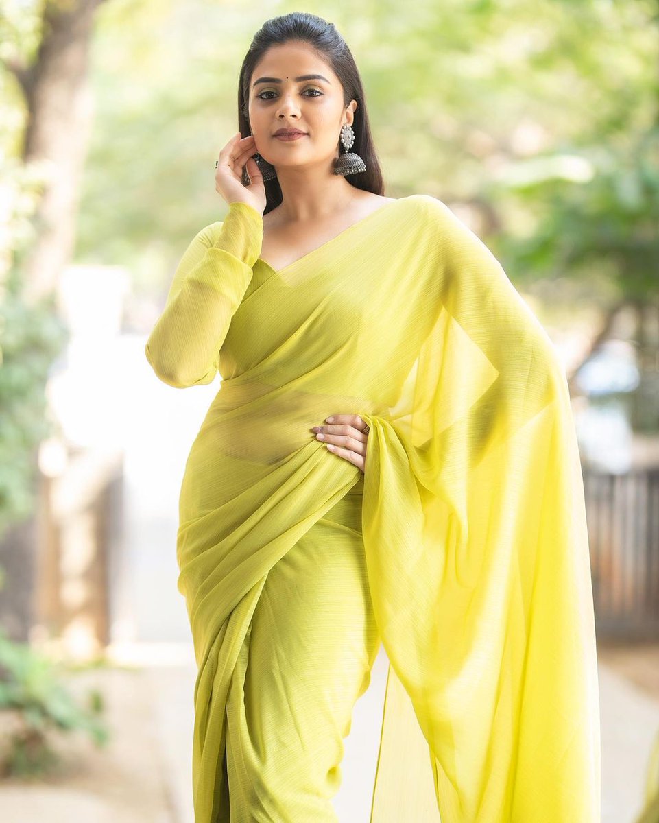 sreemukhi - updatenews360