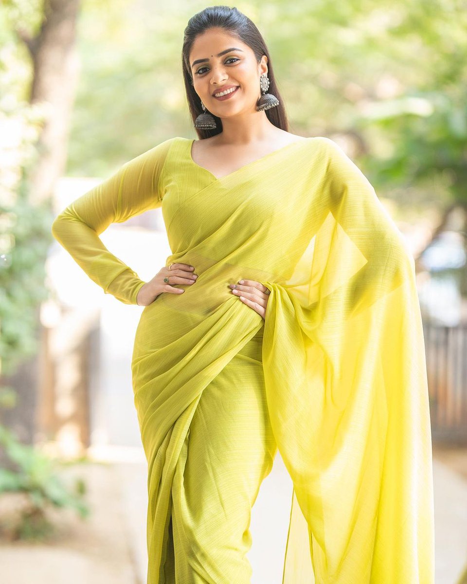 sreemukhi - updatenews360