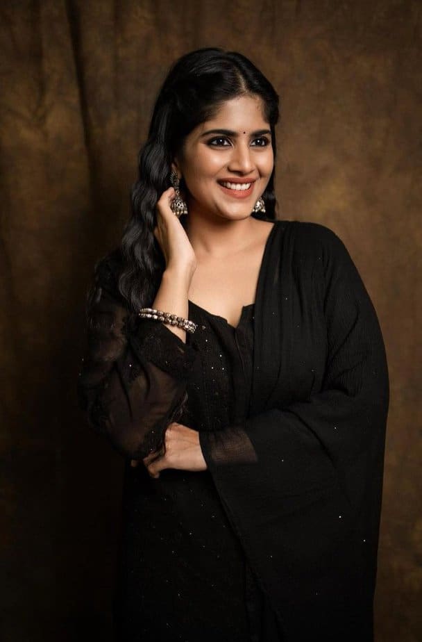 megha akash - updatenews360.jpg d