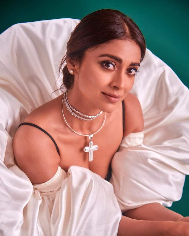 shriya saran - updatenews360 1