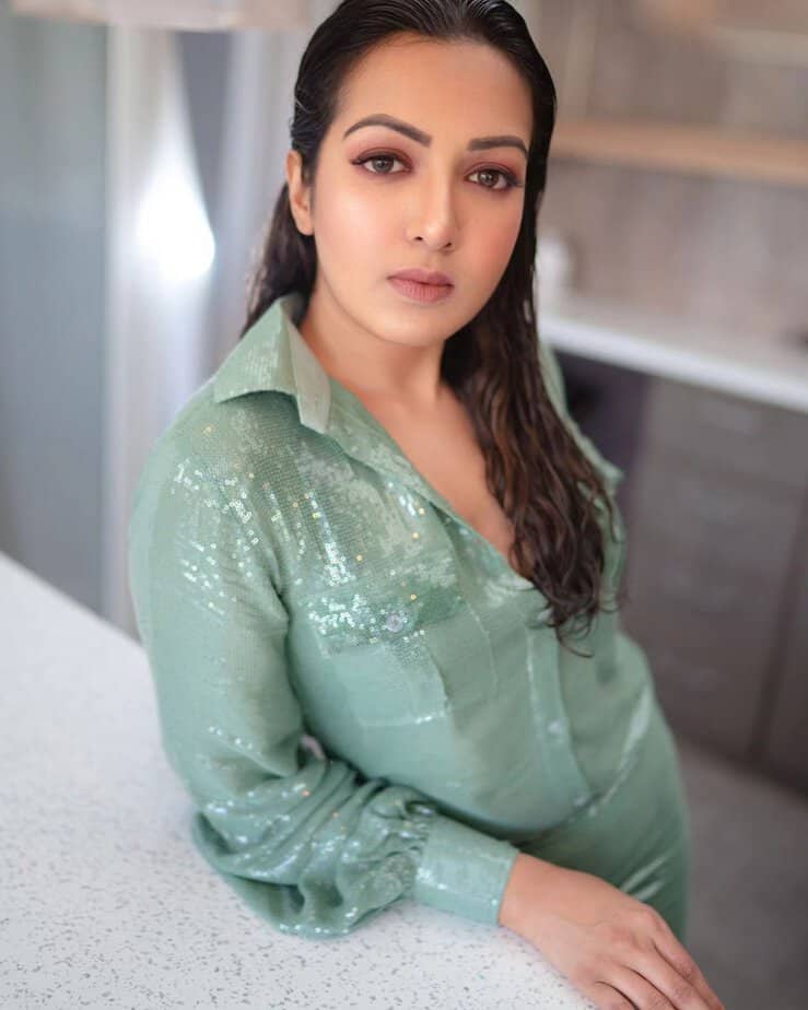 Catherine Tresa - updatenews360