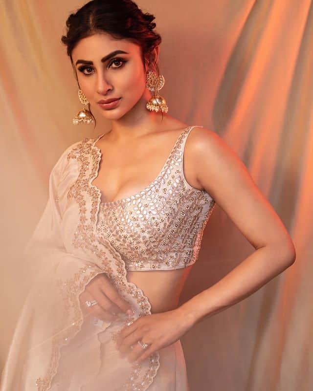 mouni roy - updatenews360