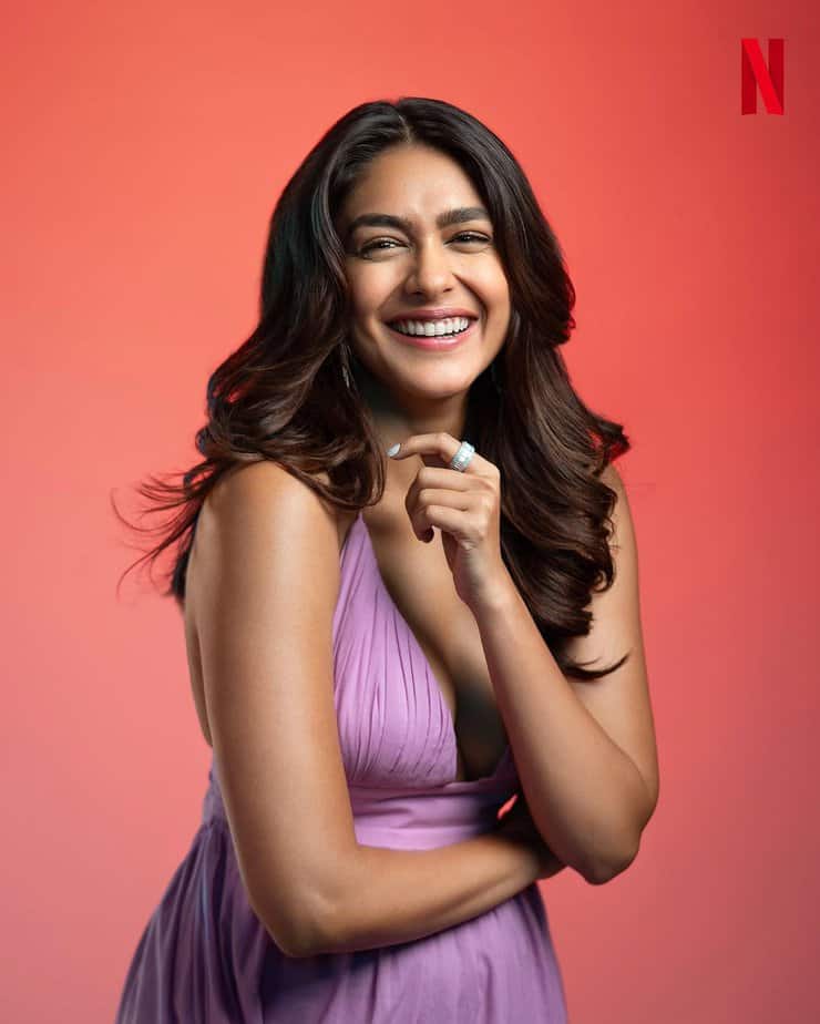 mrunal thakur - updatenews360