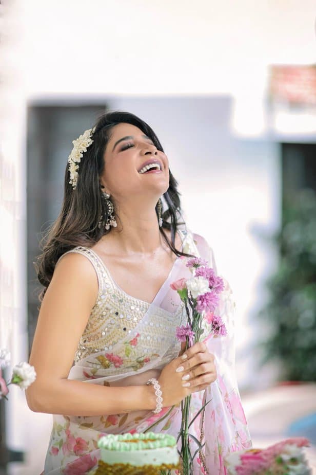 sakshi agarwal - updatenews360