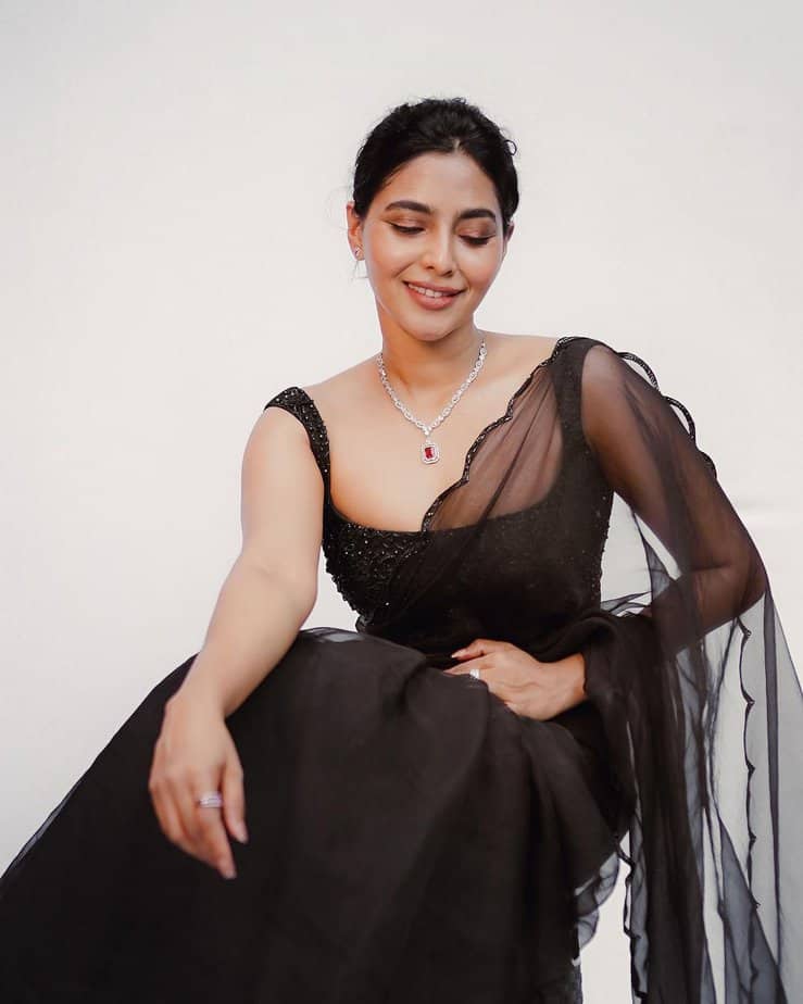 aishwarya lekshmi - updatenews360