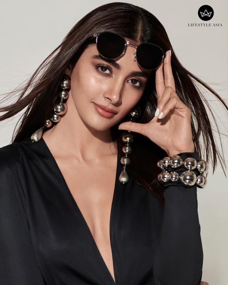 pooja hegde - updatenews360.jpg 1