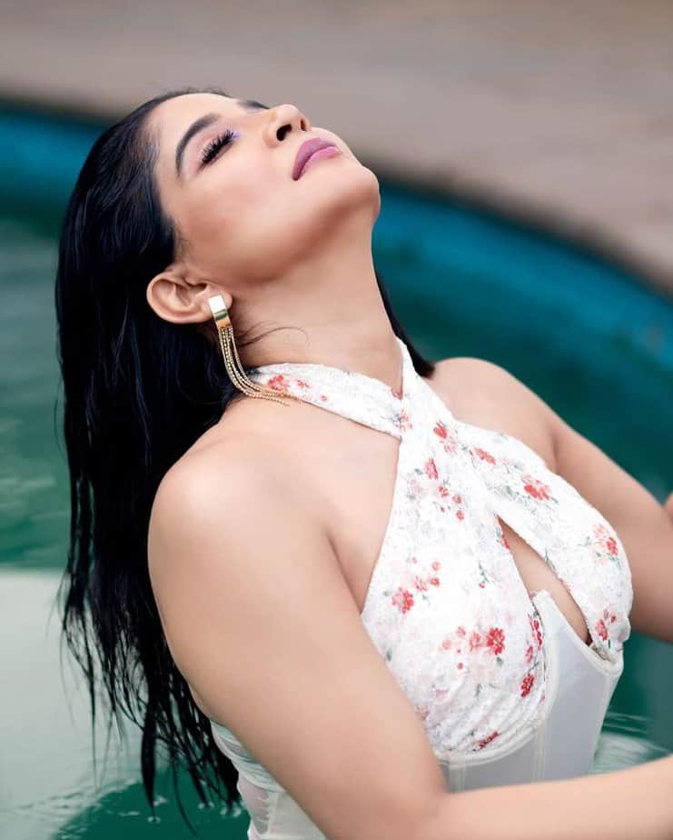 sakshi agarwal - updatenews360