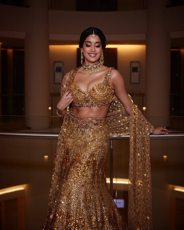 janhvi kapoor - updatenews360