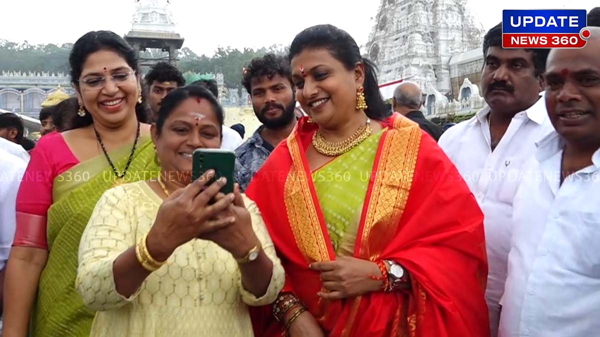 Fans Surrounding Roja Take Selfies in tirupati