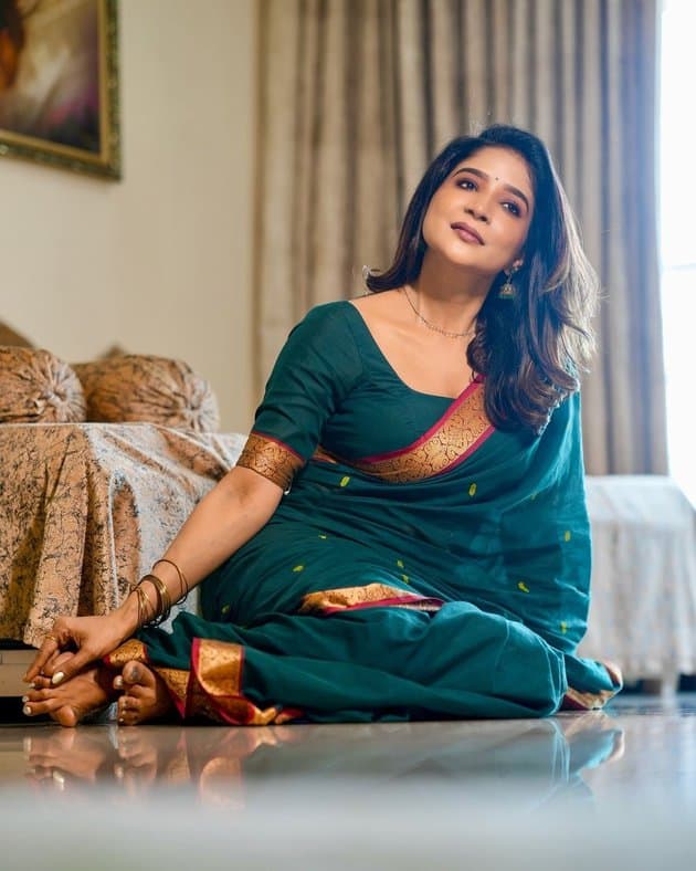 Sakshi Agarwal mesmerizing with his beauty