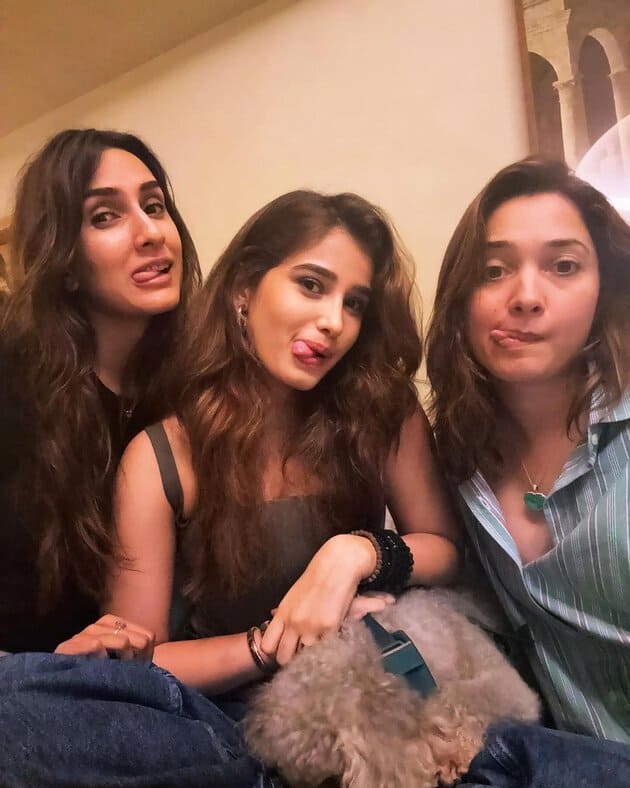 Tamannah Bhatia Enjoy With Friends