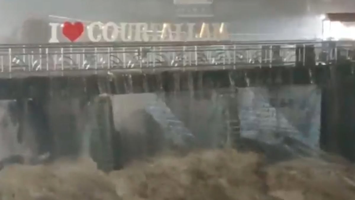 Tenkasi Courtallam Main falls flood 