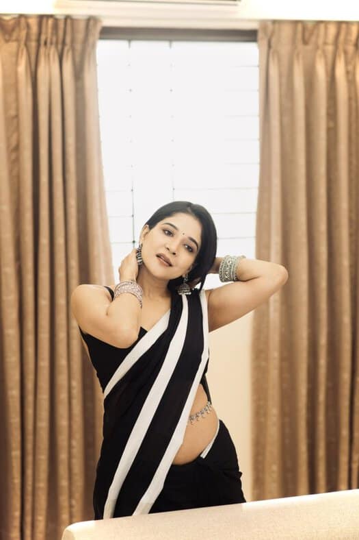 Sakshi Agarwal Photos Viral