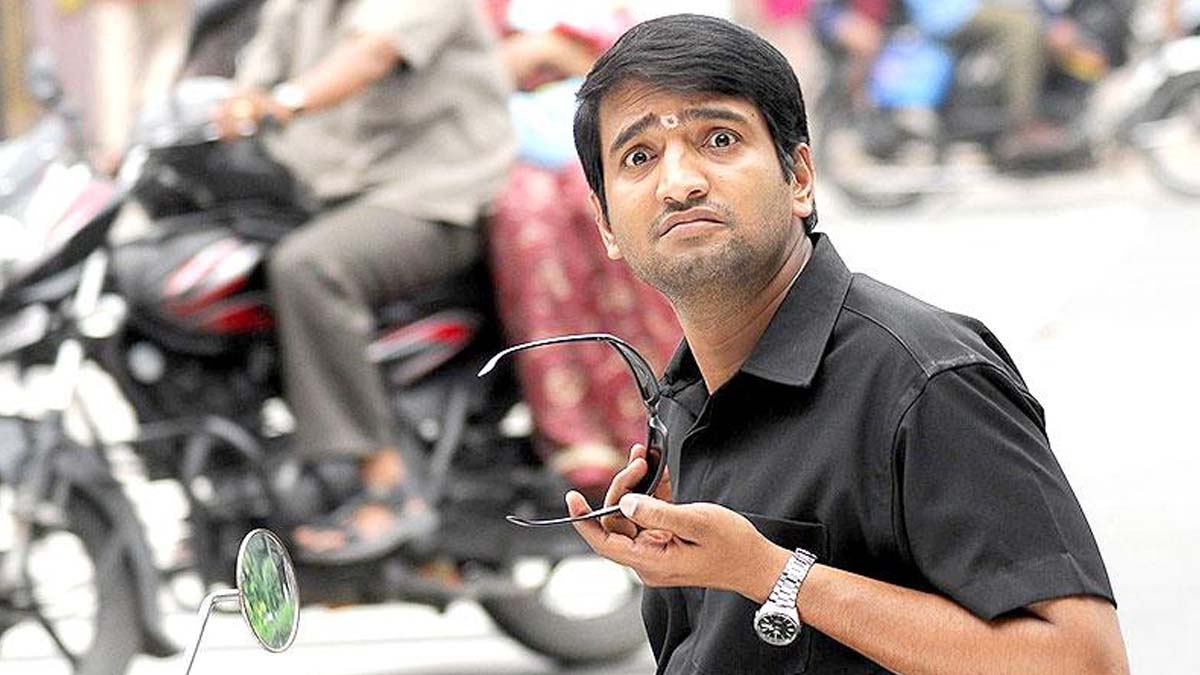 Santhanam Turns into Director