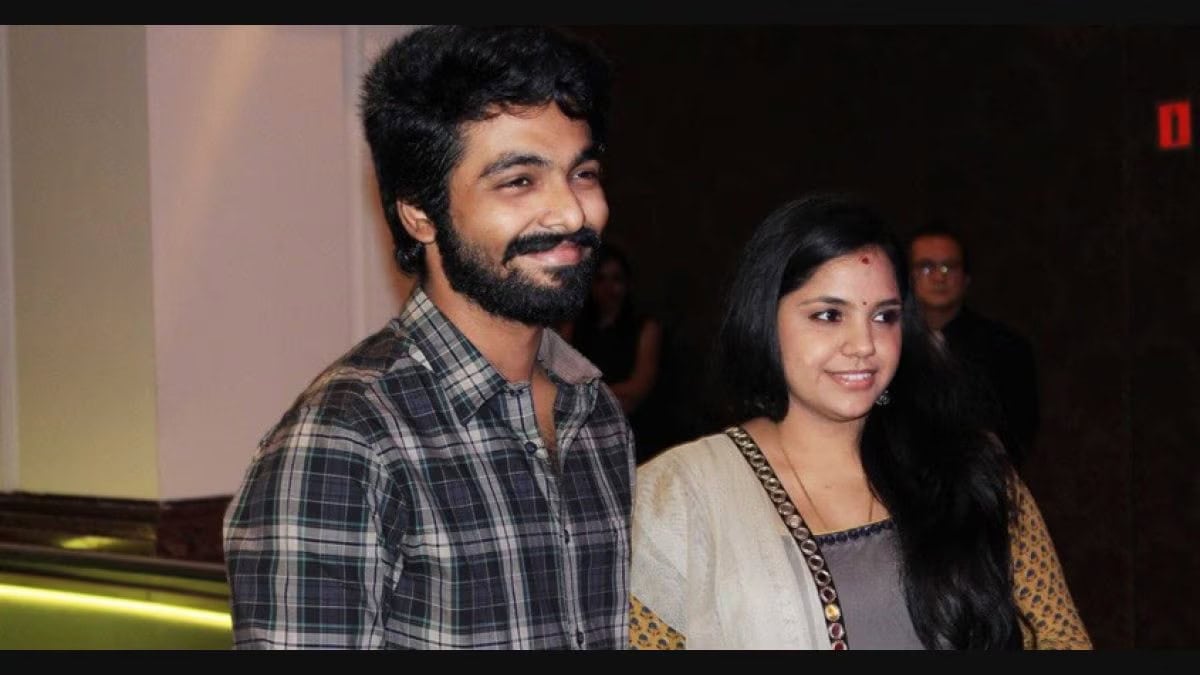 GV Prakash and Saindhavi love story
