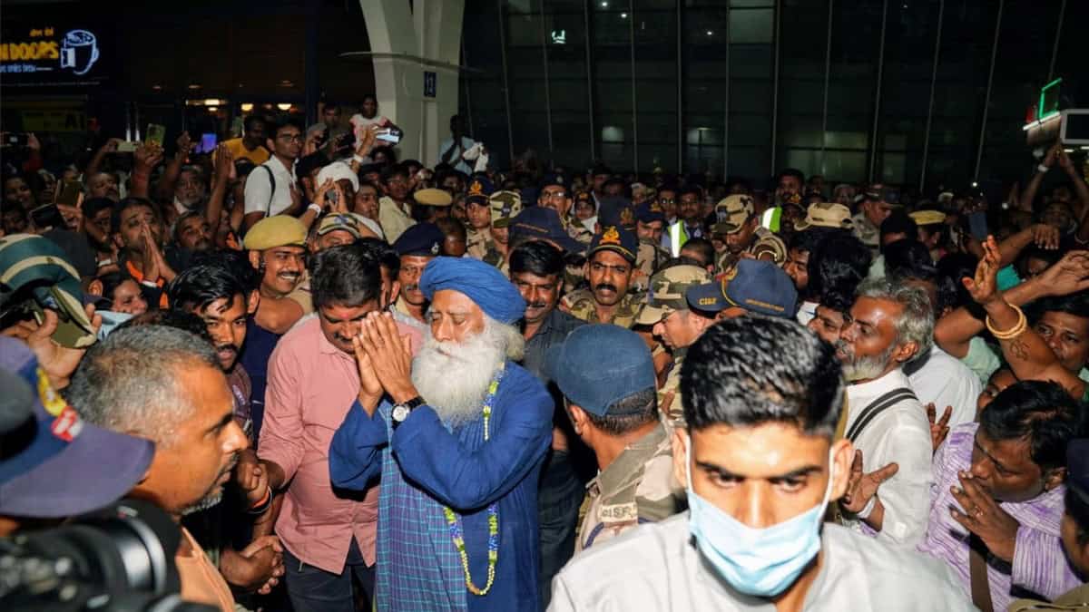 Coimbatore Airport Sadhguru Reception
