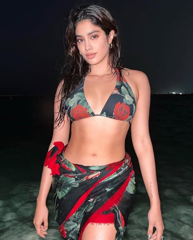 Janhvi Kapoor Latest Photos