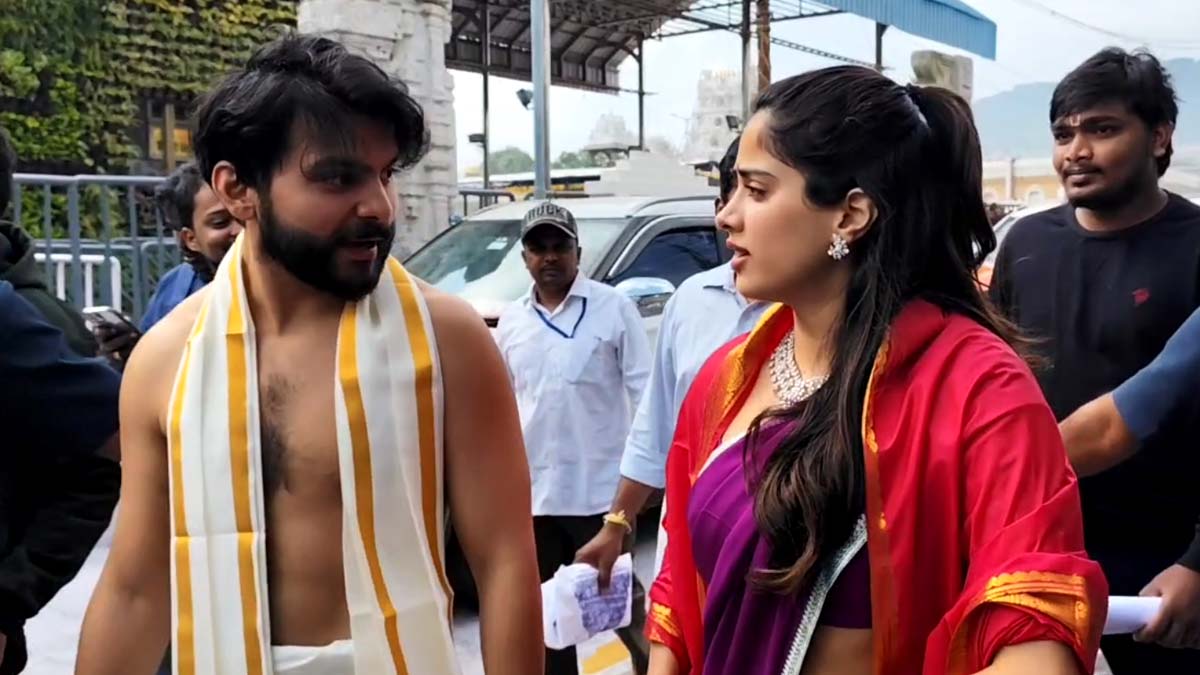 Janhvi kapoor and his Lover Spotted in Tirupati temple