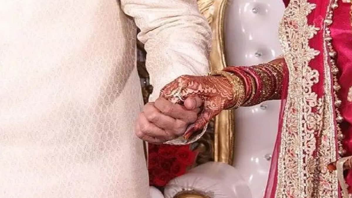 uncle mixed poison in Food at Maharashtra Wedding Reception event