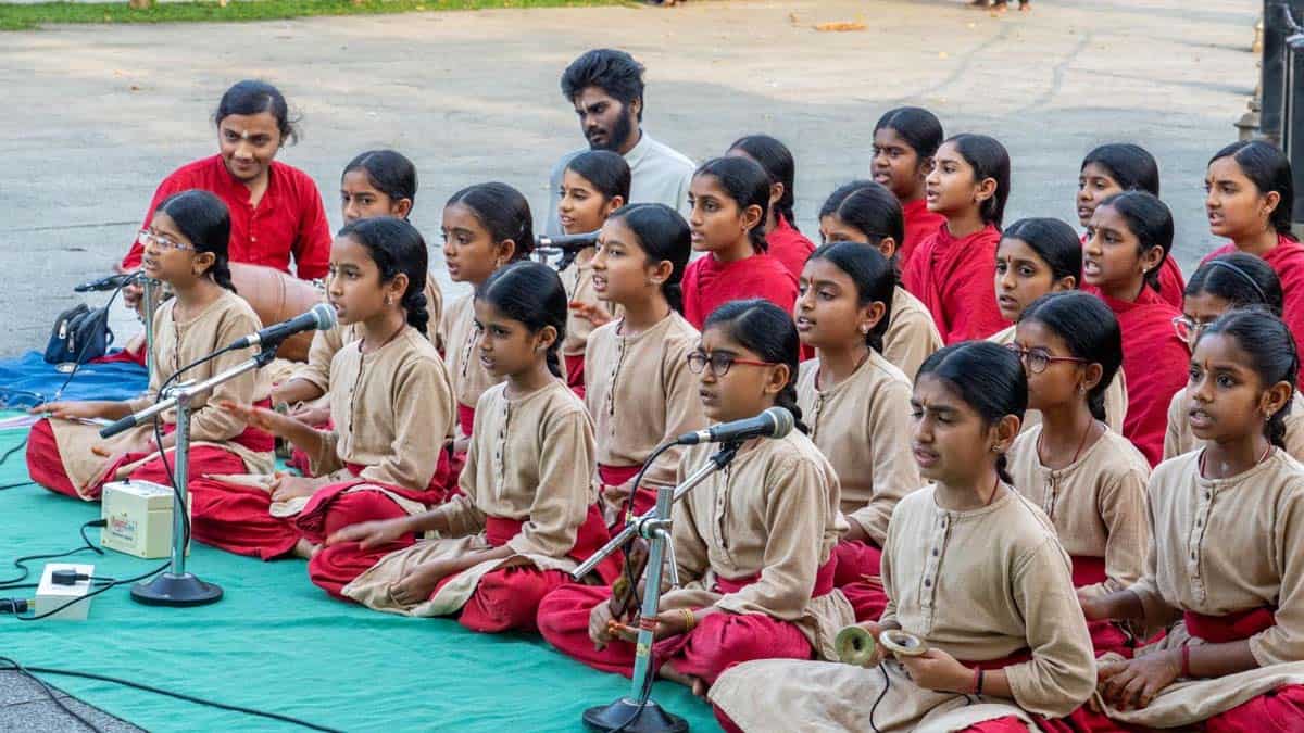 Satguru Gurukulam Samskritti Students Devara Pannisa program